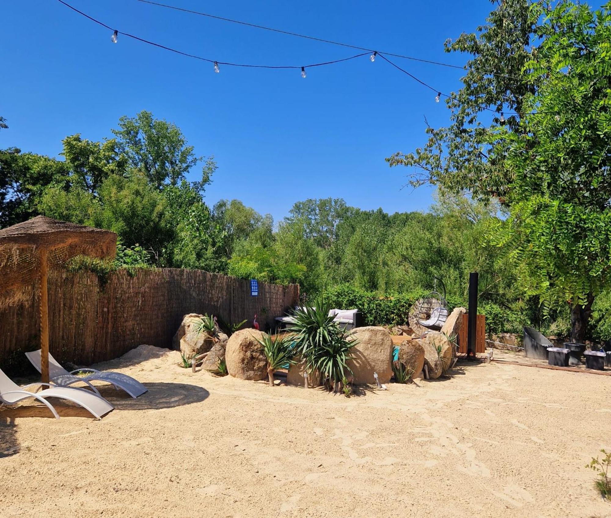 Complejo Oasis Beach Sobre El Rio Huerta  Luaran gambar
